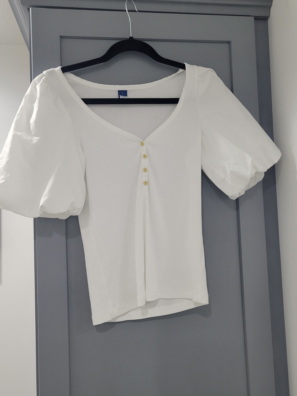 Old Navy White Ribbed Puff Sleeve Top Knit Henley Button Front Tee Size S